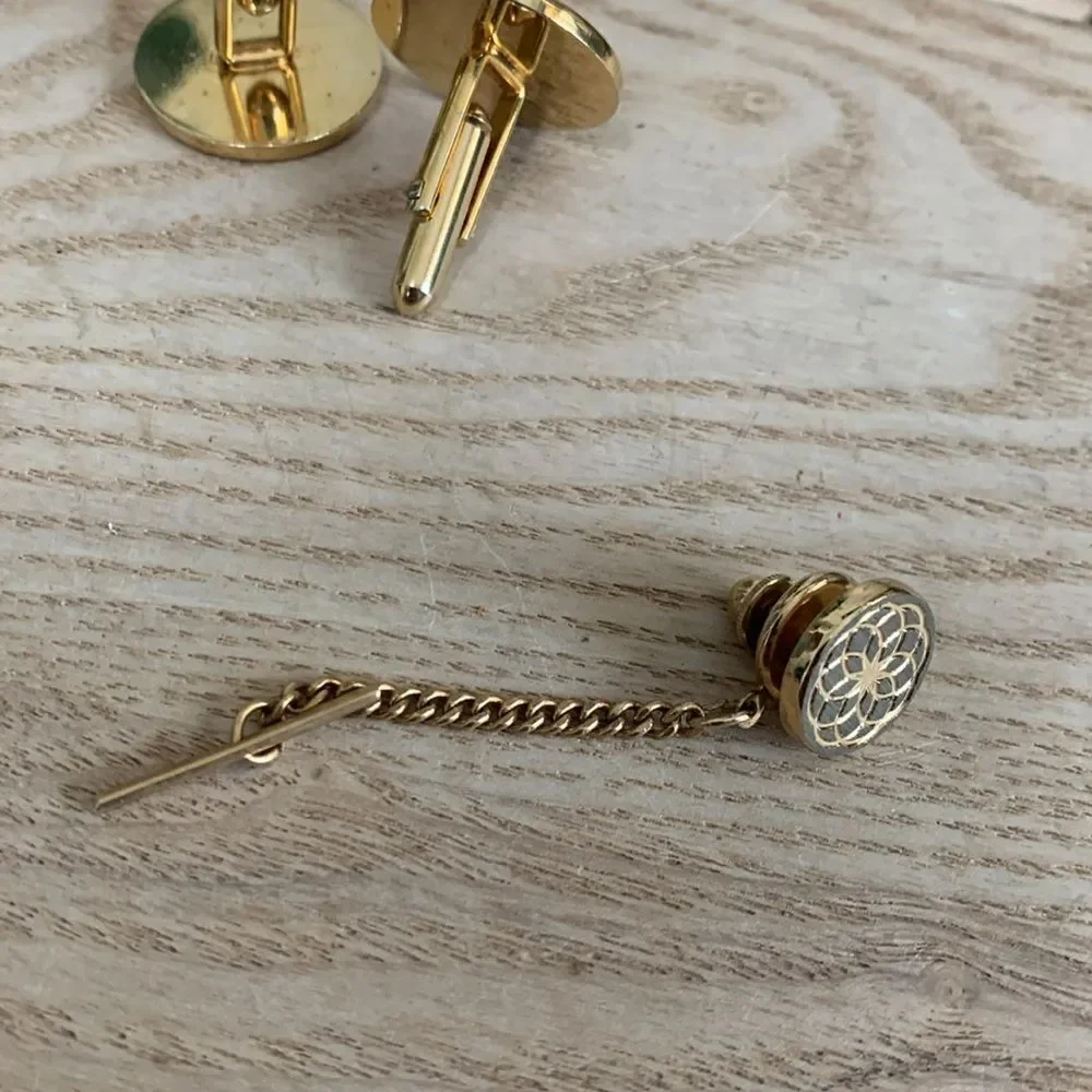 Vintage Swank Gold Tone Geometric Cuff Links & Tie Tack With Original Box